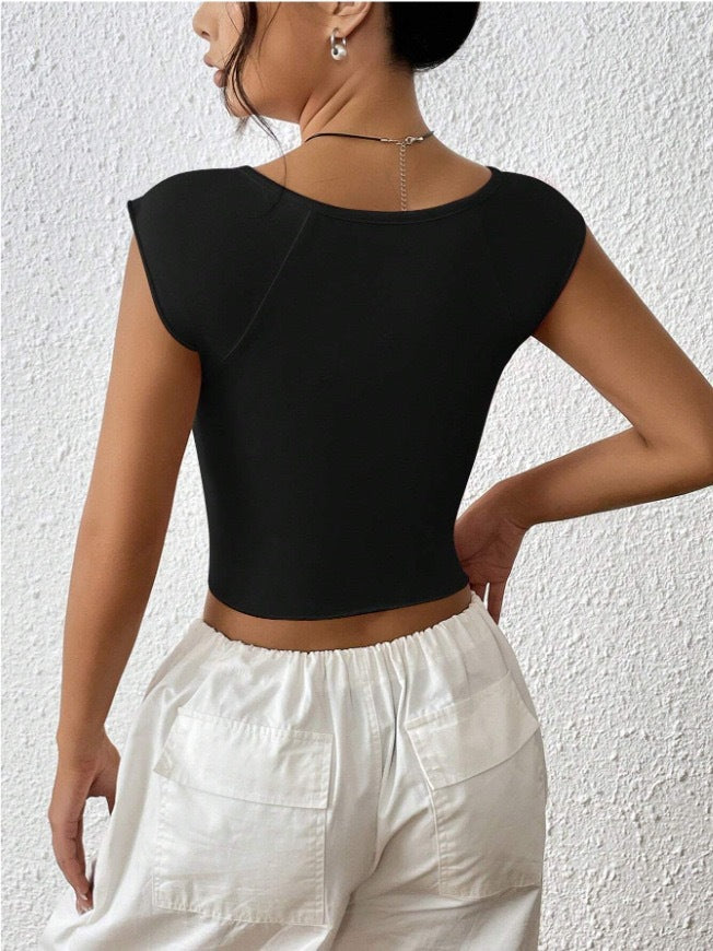 Low Collar Short Sleeve Casual Women Black T-shirt Summer Skinny Sexy Solid Basic Crop Tops Fashion Hem Slit Streetwear