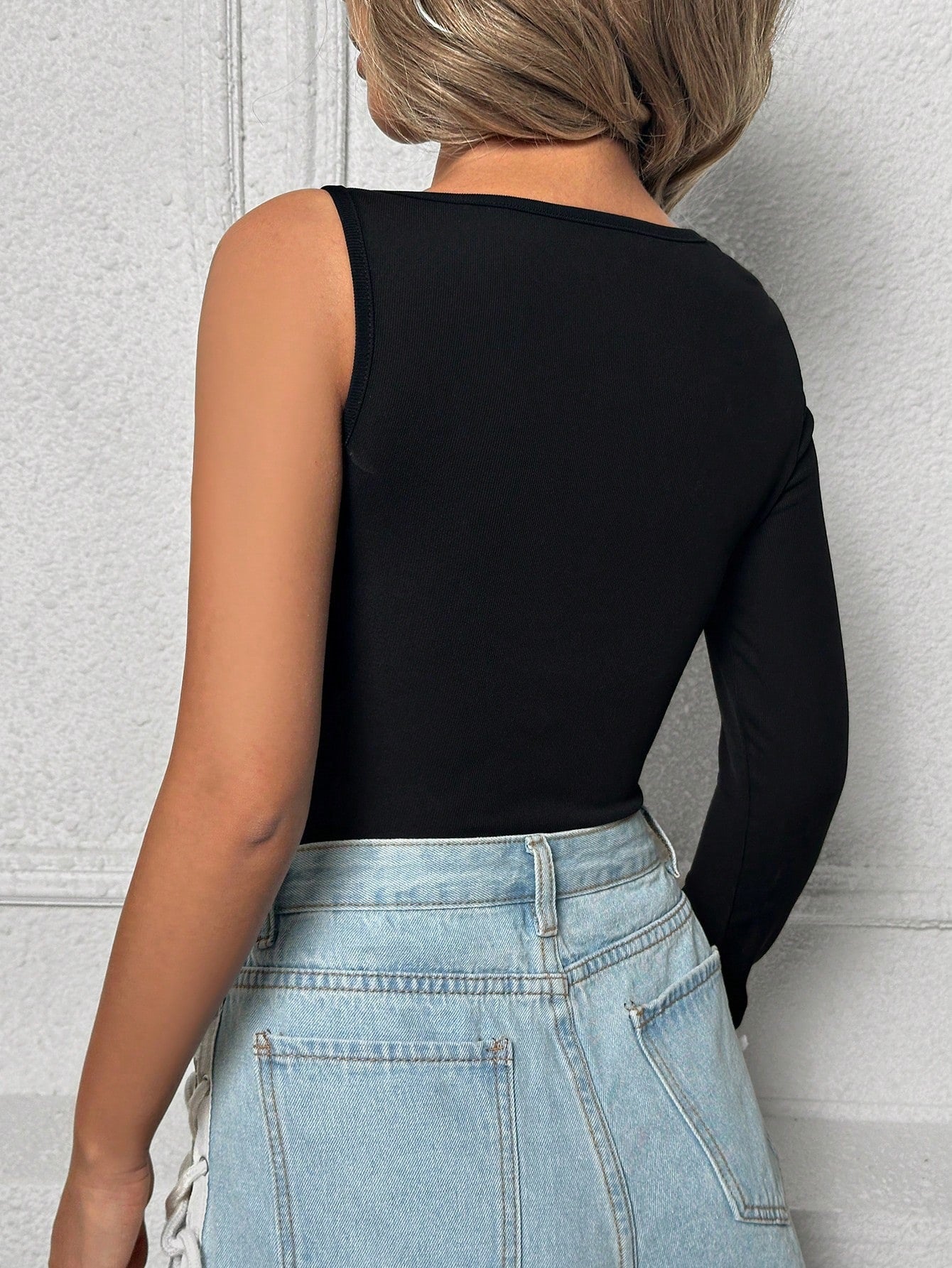 Sexy One Shoulder Black Crop Top Women Summer Simple T Shirt Hollow Out Corset Top Club Body Tops For Women T-shirt