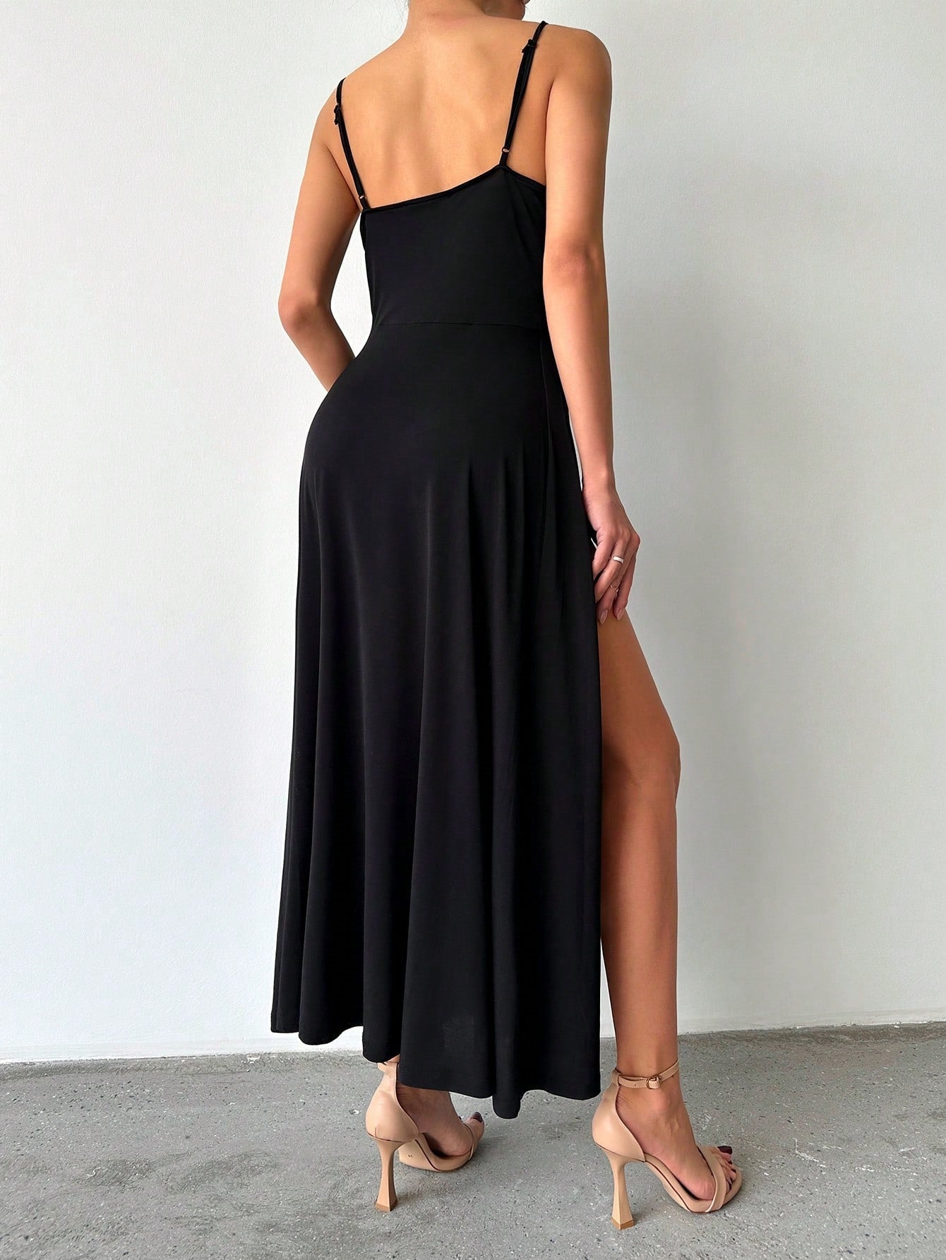 2025 Women's Sexy Elegant Spring/Summer New Simple Fashion Sling Midi Dress